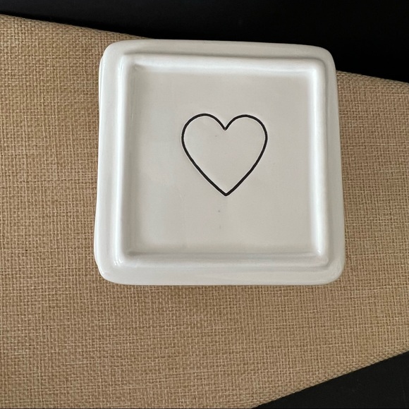 Rae Dunn Heart Artisan Collection Trinket Box - Picture 10 of 10